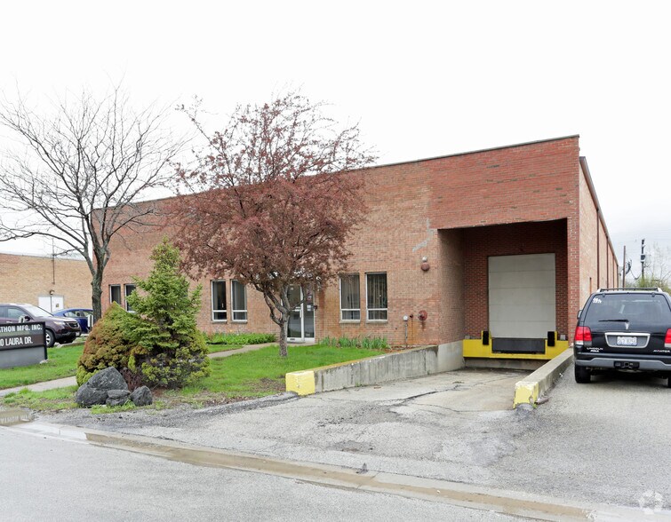 110 W Laura Dr, Addison, IL à louer - Photo principale - Image 1 de 4