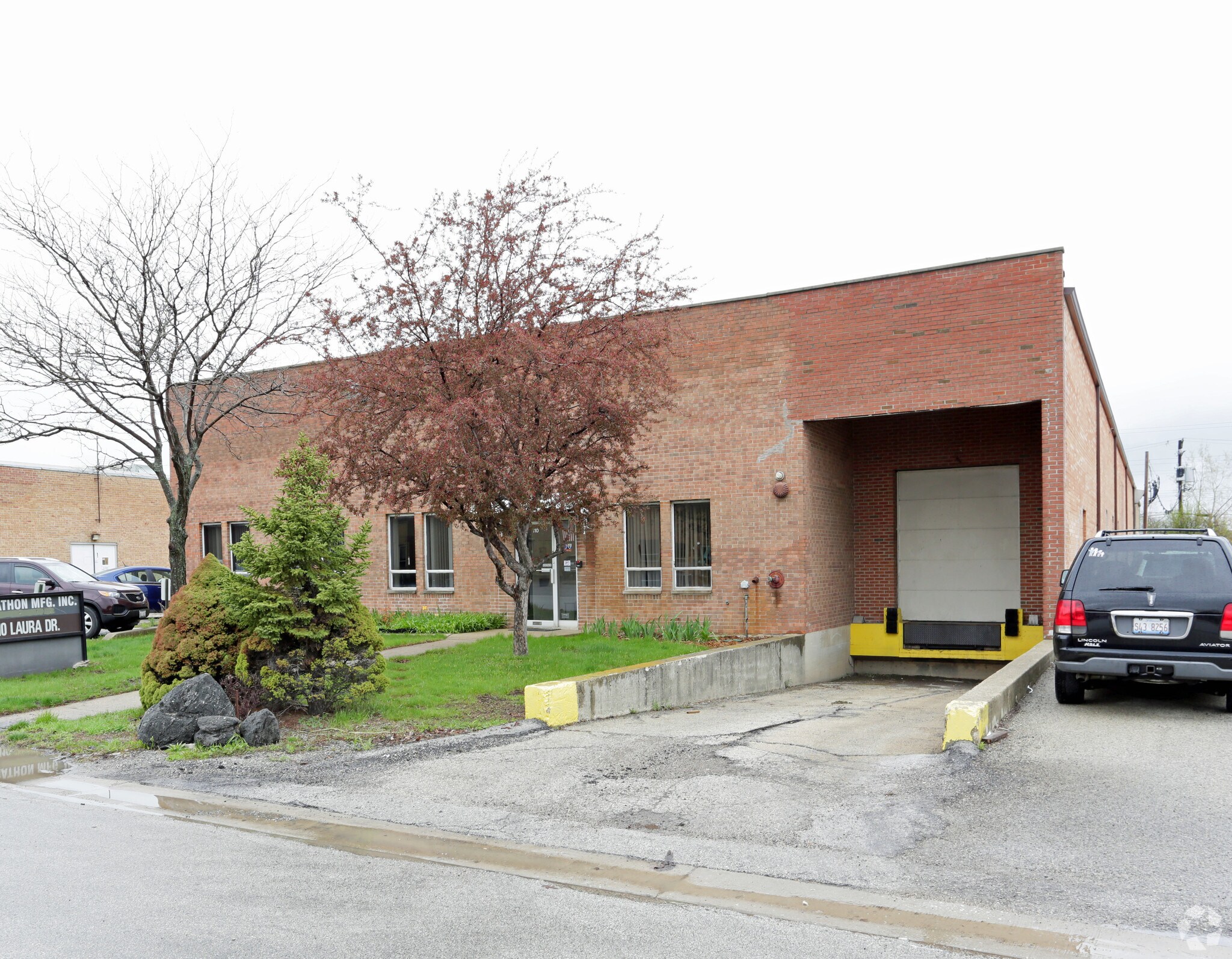 110 W Laura Dr, Addison, IL for lease Primary Photo- Image 1 of 5
