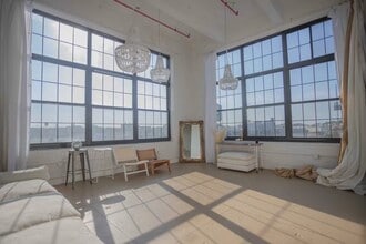 13 Grattan St, Brooklyn, NY for lease Interior Photo- Image 2 of 10