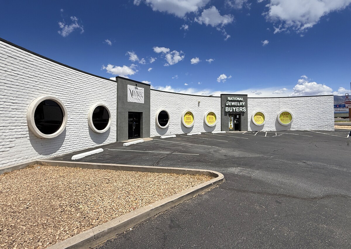 5811-5815 Menaul Blvd NE, Albuquerque, NM à vendre Photo du bâtiment- Image 1 de 16
