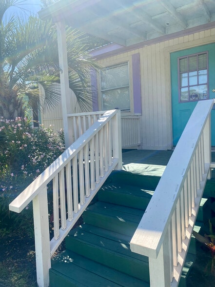424 Grand Ave, Bacliff, TX for sale - Building Photo - Image 2 of 25