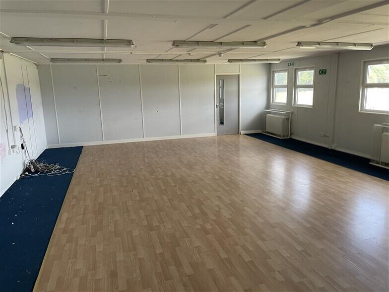 Dormers Wells Ln, Southall à louer - Photo du bâtiment - Image 3 de 3