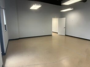 6137 Denver Industrial Park Rd, Denver, NC à louer Photo intérieure- Image 1 de 4