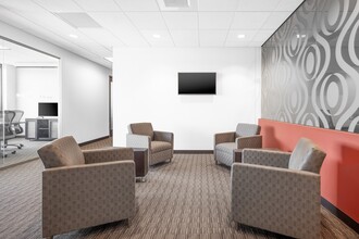 5680 King Centre Dr, Kingstowne, VA à louer Photo intérieure- Image 2 de 8