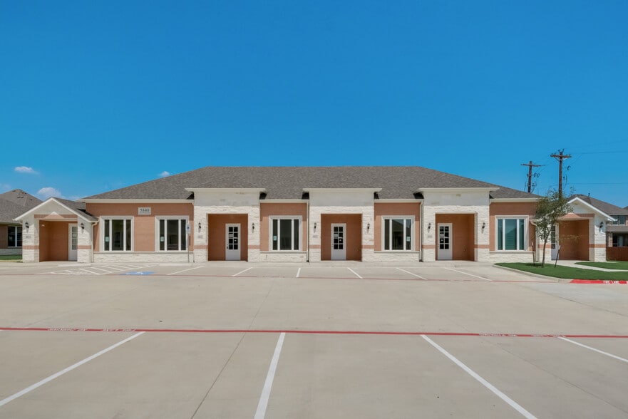 5840 Collin McKinney Pky, McKinney, TX à louer - Photo principale - Image 1 de 17
