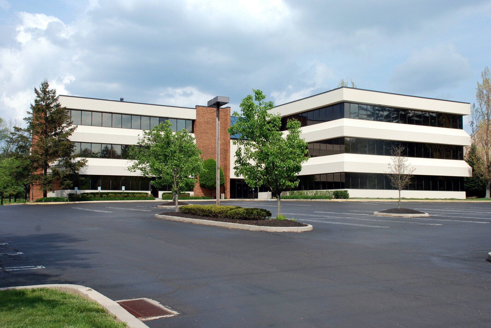 725 Skippack Pike, Blue Bell, PA à louer Photo du bâtiment- Image 1 de 8