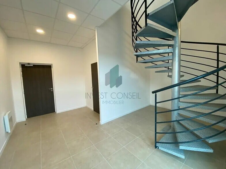 Flex in SAINT-OUEN-L'AUMONE for lease - Interior Photo - Image 3 of 9