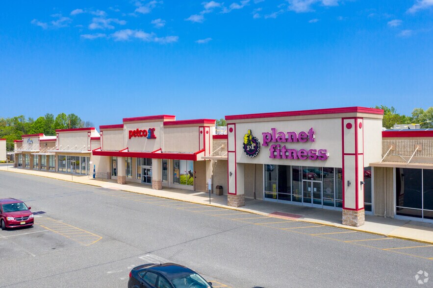 700 Crescent Blvd, Gloucester City, NJ à louer - Photo du bâtiment - Image 3 de 5