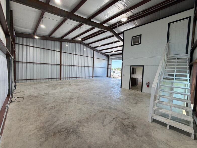 4072 Old Lorena Rd, Lorena, TX à louer - Photo du bâtiment - Image 2 de 15