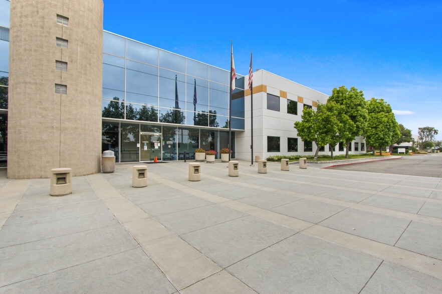 744 N Eckhoff St, Orange, CA for sale - Building Photo - Image 3 of 24