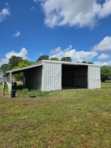 2751-2783 Joe Brown Hwy N, Chadbourn, NC à louer - Photo du bâtiment - Image 3 de 10