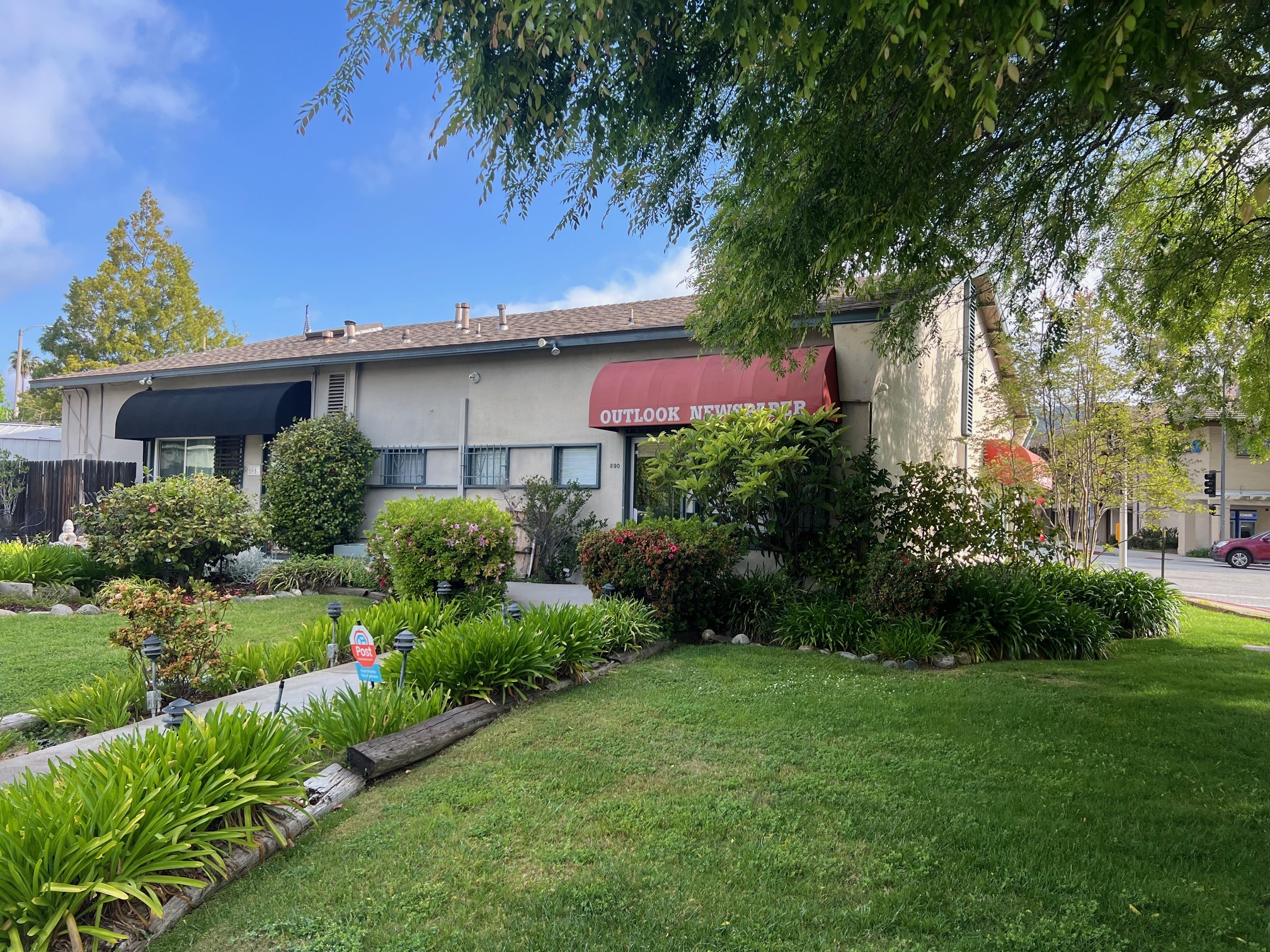 800-804 Foothill Blvd, La Canada Flintridge, CA for lease Building Photo- Image 1 of 7