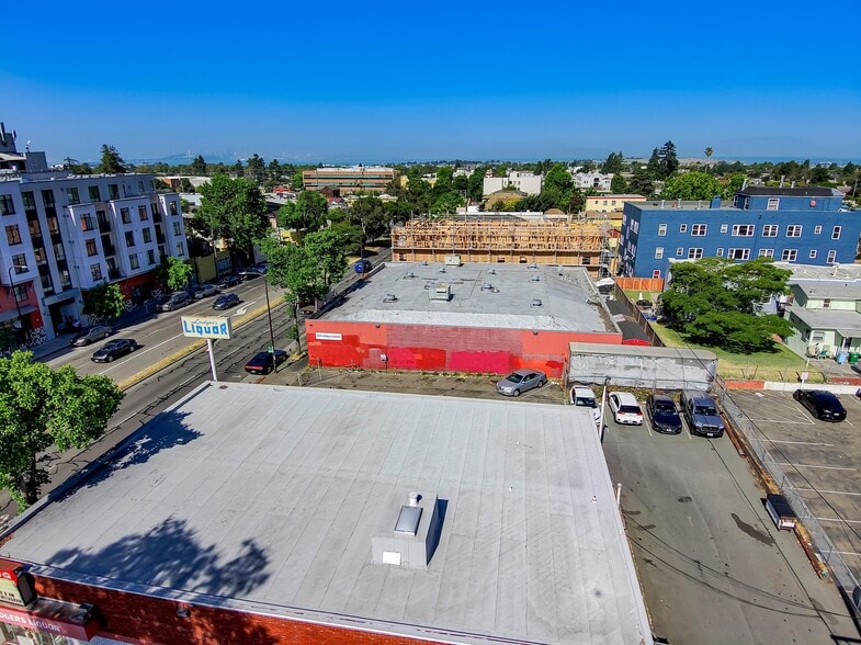 1399 University Ave, Berkeley, CA à vendre - Photo du bâtiment - Image 2 de 23