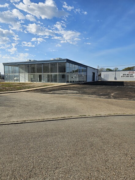 1309 N Brazosport Blvd, Freeport, TX for lease - Building Photo - Image 2 of 6