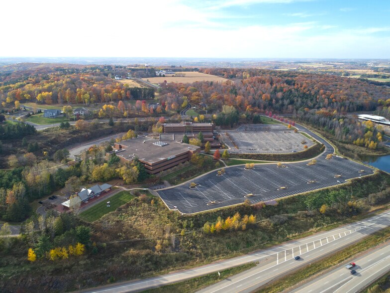 1800 Westwood Center Blvd, Wausau, WI à vendre - Photo du bâtiment - Image 1 de 34