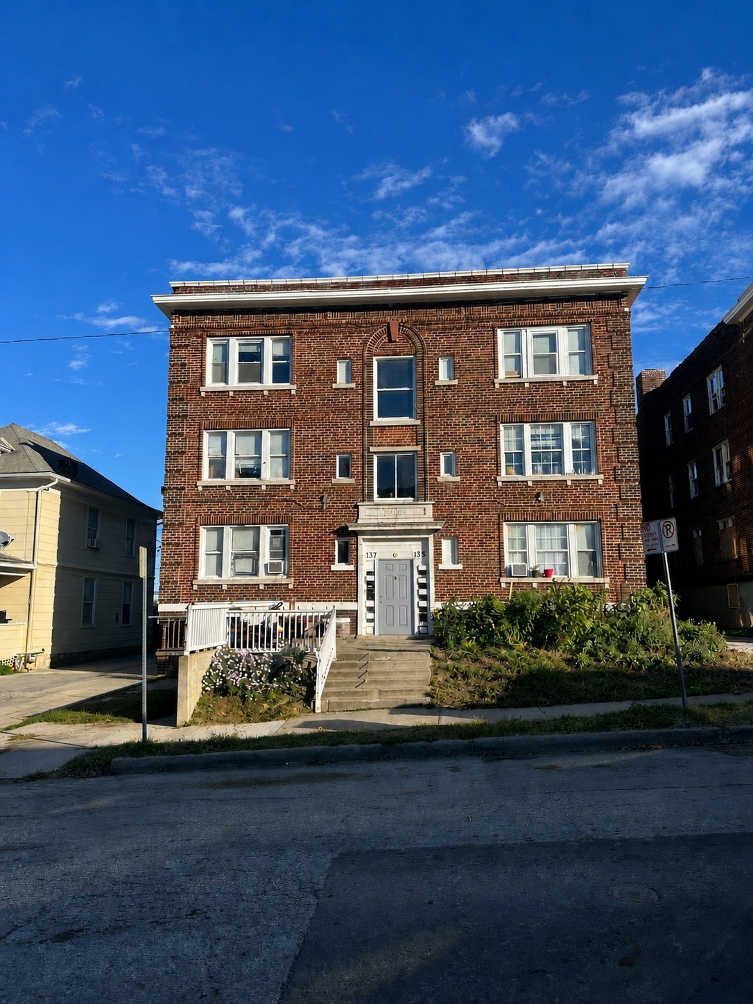 135 N Lawn Ave, Kansas City, MO à vendre Photo du bâtiment- Image 1 de 25