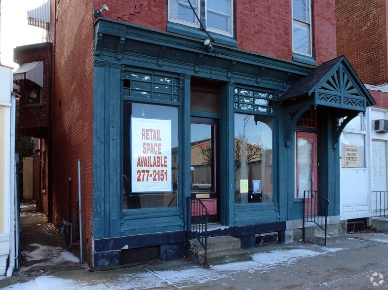 382 E High St, Pottstown, PA à louer - Photo du bâtiment - Image 2 de 2