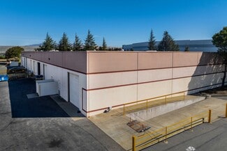 Plus de détails pour 2351 N Watney Way, Fairfield, CA - Industriel à louer