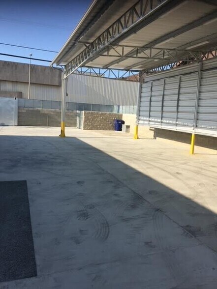 9215 Birch St, Spring Valley, CA à vendre - Photo du bâtiment - Image 2 de 13