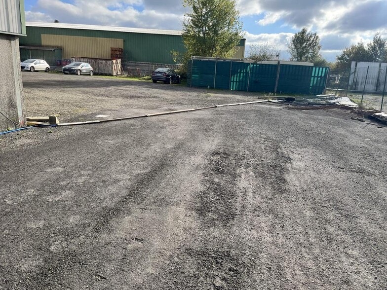 Flex in Hagetmau for lease - Building Photo - Image 2 of 7