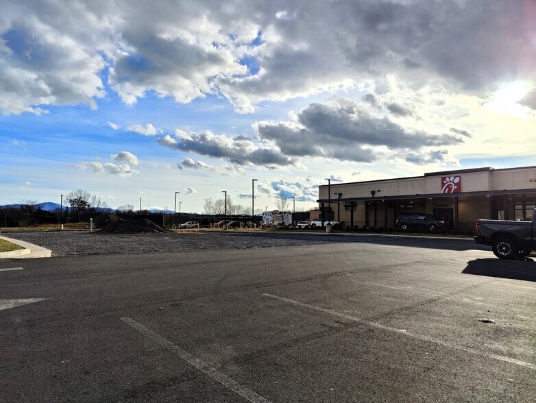 20 Econo Ln, Lexington, VA à louer - Photo du bâtiment - Image 3 de 10