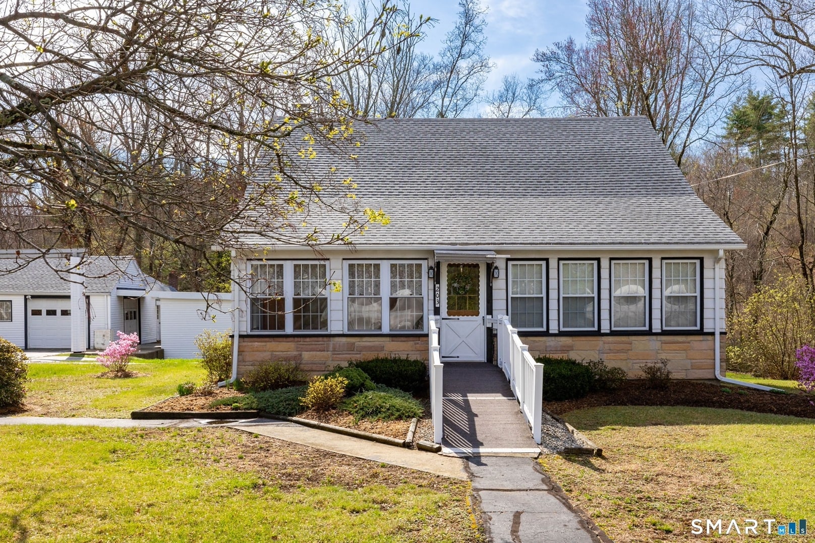 203 Willimantic Rd, Chaplin, CT for sale Primary Photo- Image 1 of 40