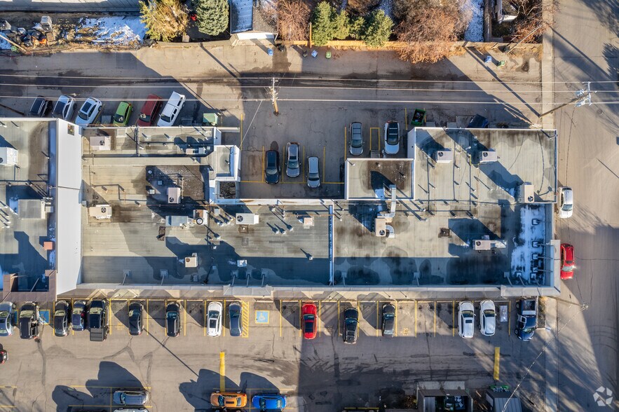 7606 Elbow Dr SW, Calgary, AB à vendre - Aérien - Image 1 de 1