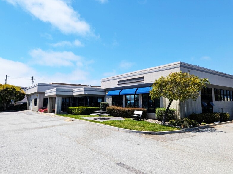 94 Hangar Way, Watsonville, CA for lease - Building Photo - Image 1 of 13