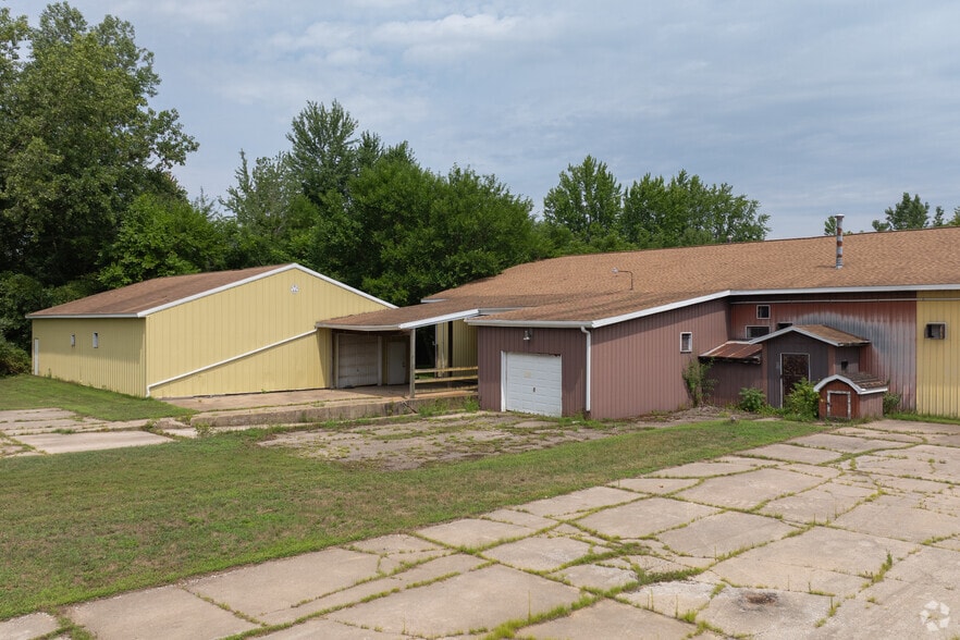 100 Industrial Park Rd, Bangor, MI à vendre - Photo du bâtiment - Image 2 de 44