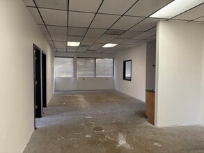 1232 E Broadway Rd, Tempe, AZ à louer Photo intérieure- Image 1 de 6