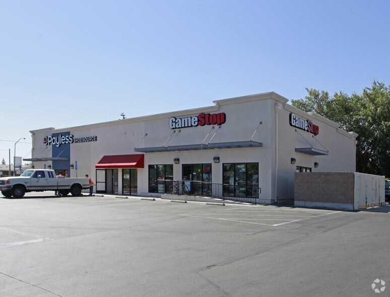 3235 N 1st St, Fresno, CA à louer - Photo du bâtiment - Image 2 de 8