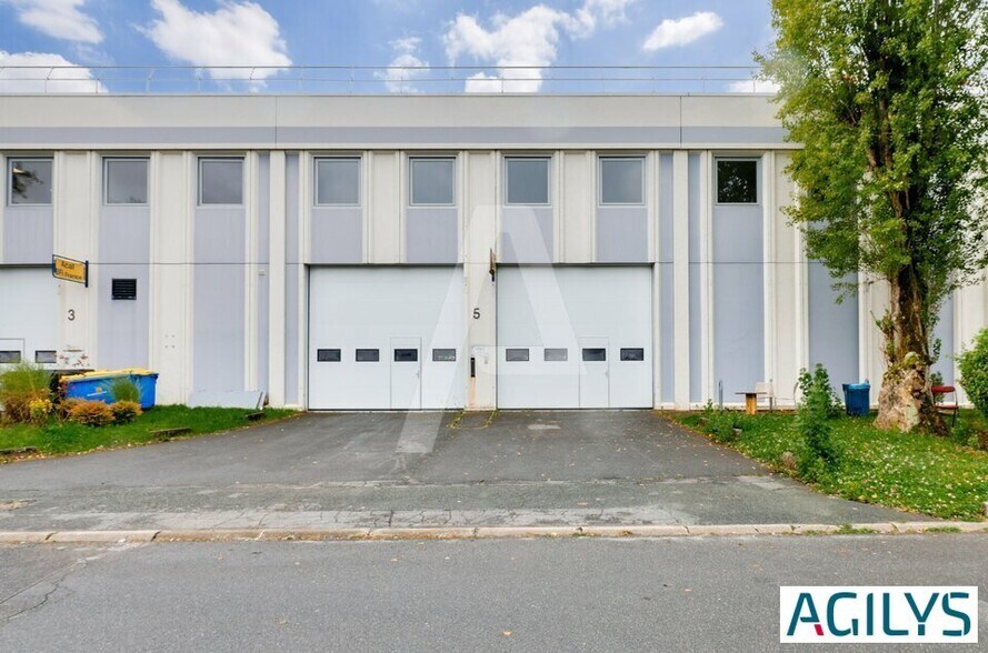 4 Allée Du Cantal, Lisses for lease - Building Photo - Image 3 of 11