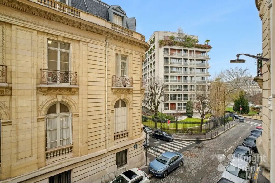 46 Rue Paul Valéry, Paris à louer - Photo du bâtiment - Image 2 de 8