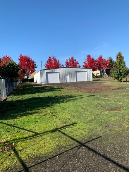 1353 Mt Hood ave, Woodburn, OR for lease - Building Photo - Image 2 of 6