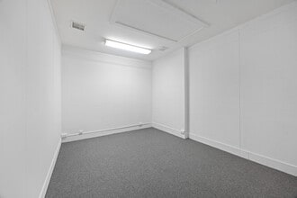 611 S Catalina St, Los Angeles, CA for lease Interior Photo- Image 2 of 2
