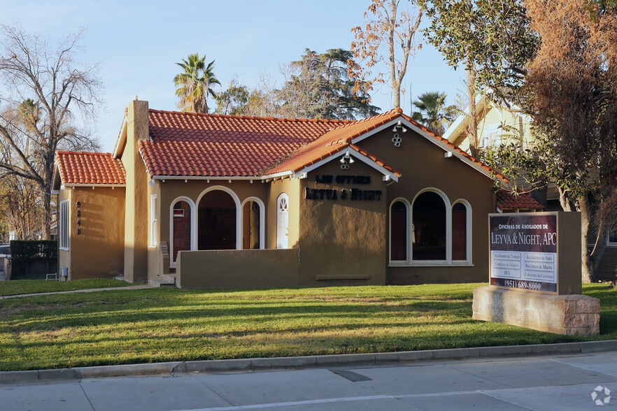9345 Magnolia Ave, Riverside, CA à louer - Photo du bâtiment - Image 3 de 5
