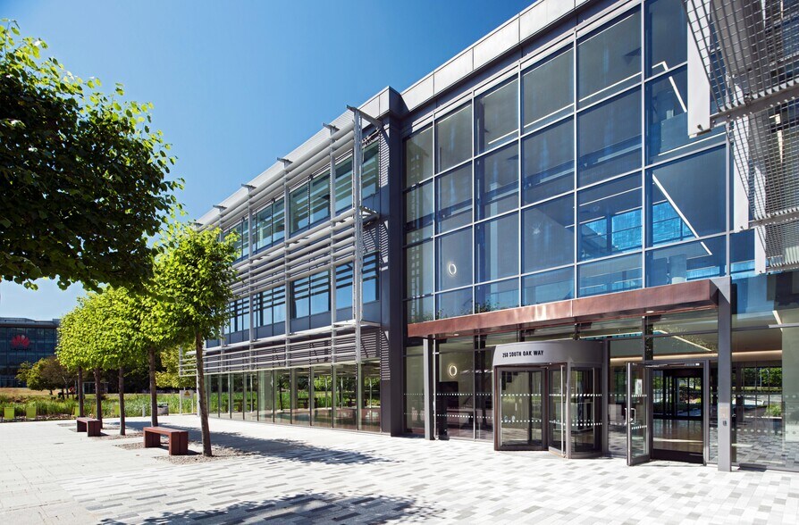 250 South Oak Way, Reading à louer - Photo du bâtiment - Image 1 de 3