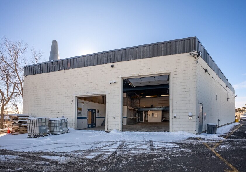 3205 Swansea Cres, Ottawa, ON à louer - Photo du bâtiment - Image 2 de 4