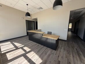 8765 W Kelton Ln, Peoria, AZ for lease Interior Photo- Image 2 of 9