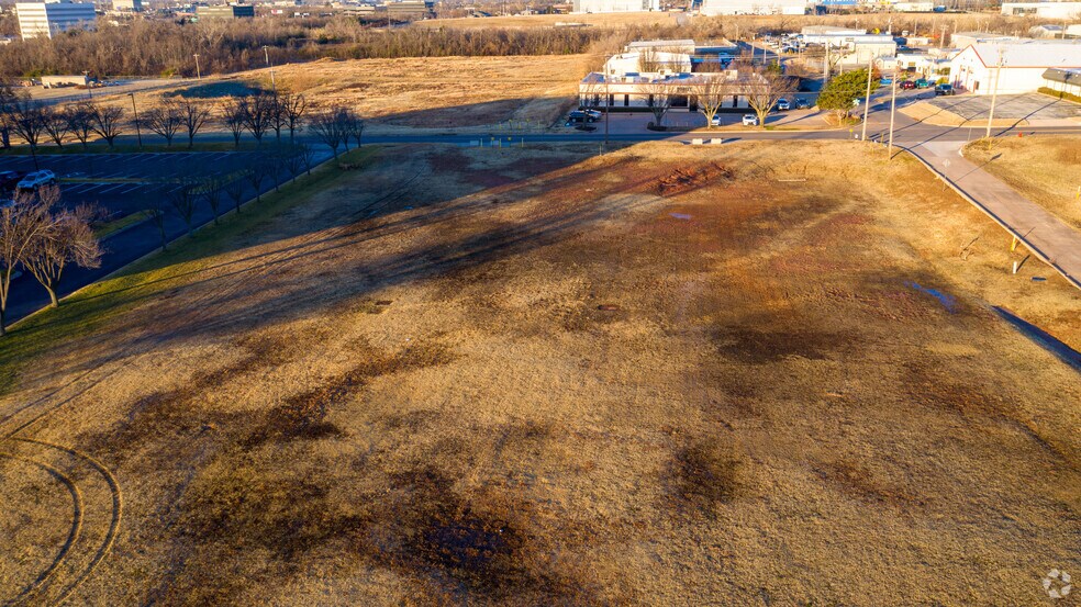 5900 N Robinson Ave, Oklahoma City, OK à vendre - Aérien - Image 2 de 5