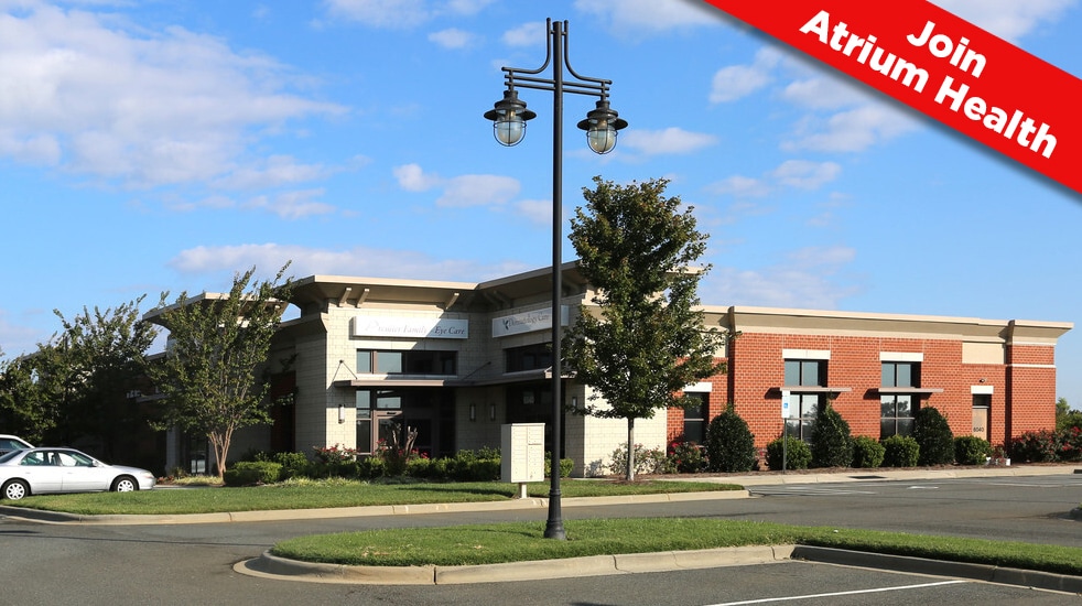 6044 W Highway 74, Indian Trail, NC à louer - Photo du bâtiment - Image 1 de 5