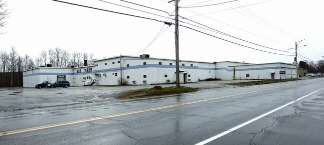 Plus de détails pour 650 River Rd, Gardiner, ME - Industriel à louer
