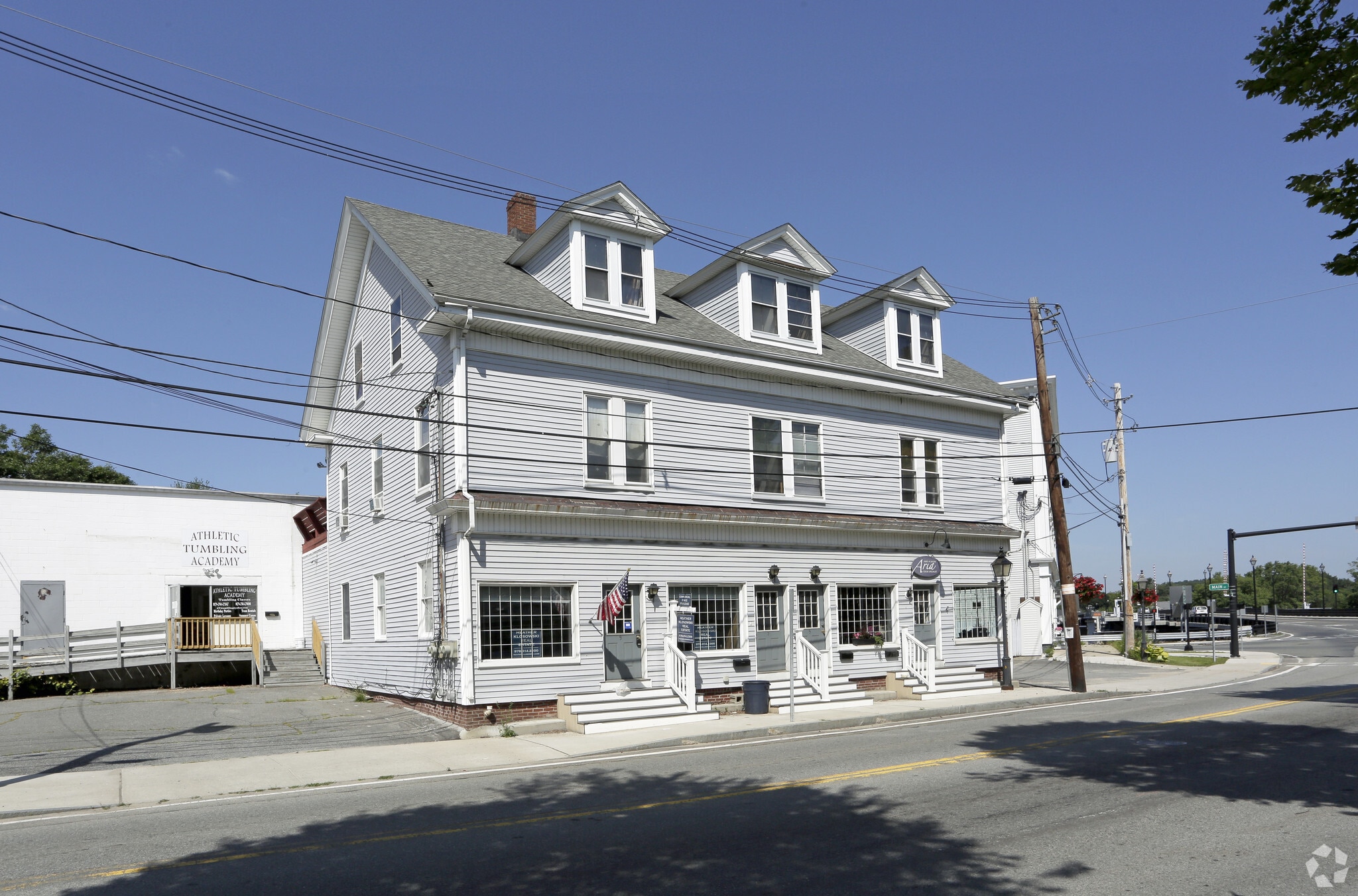 3-9 Elm Park, Groveland, MA for sale Primary Photo- Image 1 of 10