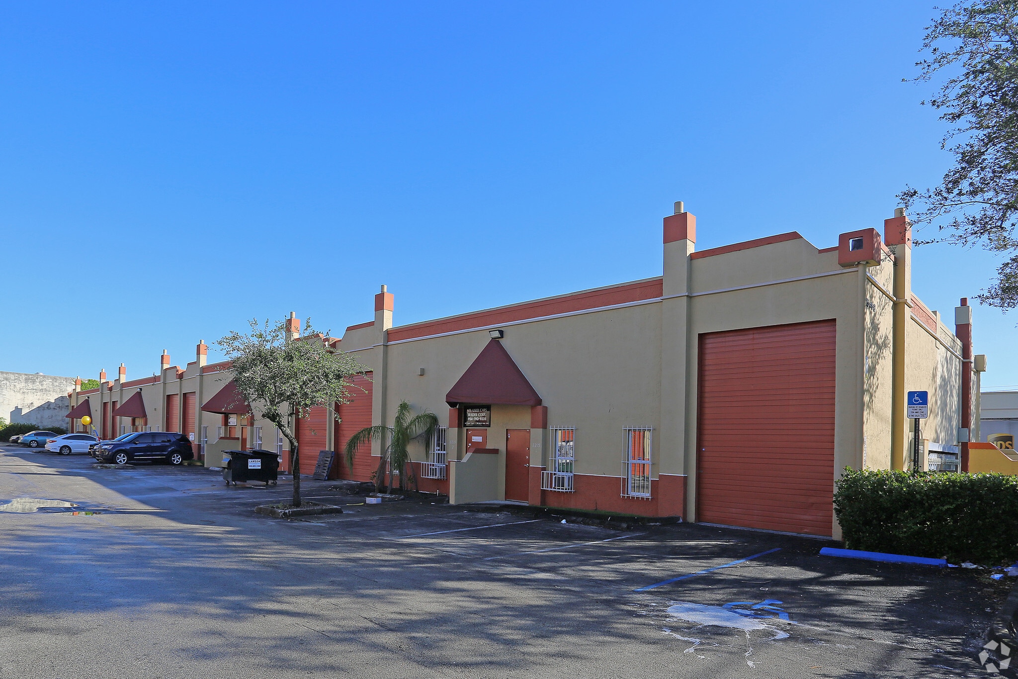 8430-8450 NW 68th St, Miami, FL for lease Primary Photo- Image 1 of 5