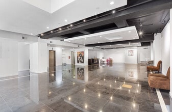 226 W 37th St, New York, NY à louer Photo intérieure- Image 2 de 3