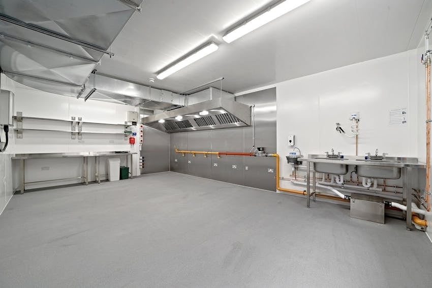 110-118 Markfield Rd, London for lease Interior Photo- Image 1 of 2