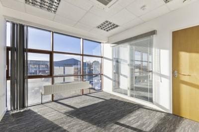 Lysander Rd, Salisbury à vendre - Photo du bâtiment - Image 3 de 26