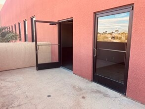 550-570 W Pioneer Blvd, Mesquite, NV à louer Photo du bâtiment- Image 2 de 5