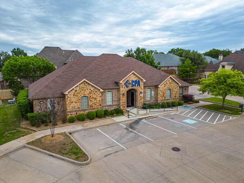 935 W Glade Rd, Hurst, TX à vendre - Photo du bâtiment - Image 2 de 12