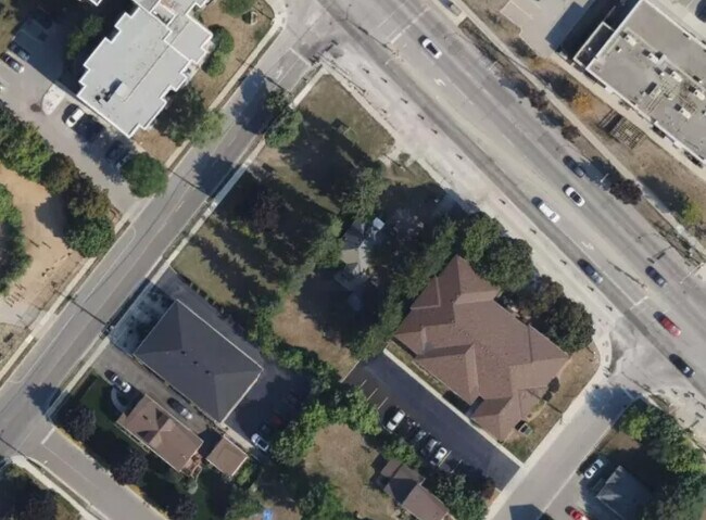 Plus de détails pour 446 Pine St, Milton, ON - Terrain à vendre
